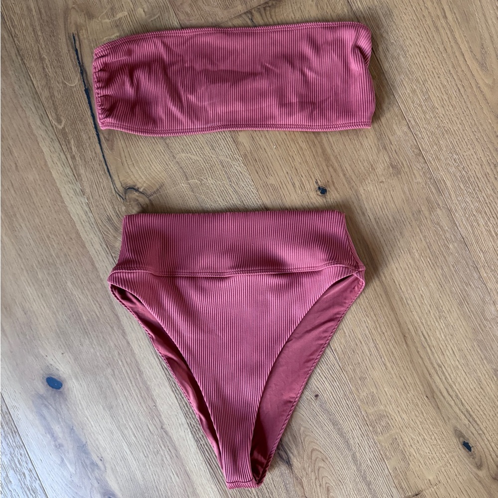Beach riot swim suit set. Beautiful mauve rusty color.